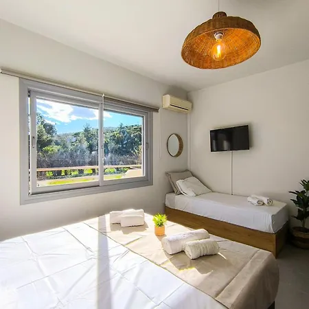 Celestia Roοms&Apartments Агия-Параскеви