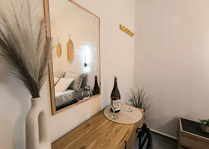 דירה Celestia Roοms And Apartments אגיה פאראסקבי